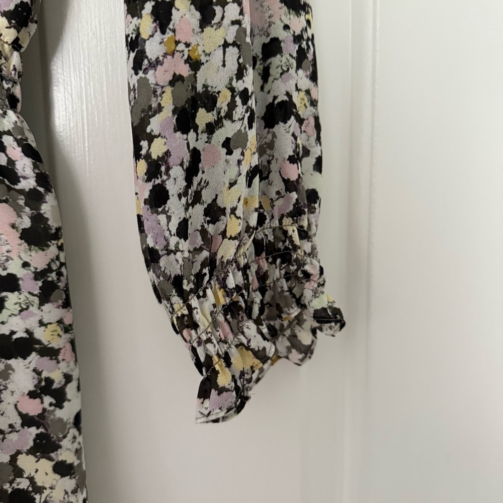 THEORY Gathered Shirt Dress in Floral Silk Crepe, Size Large - Picture 6 of 9